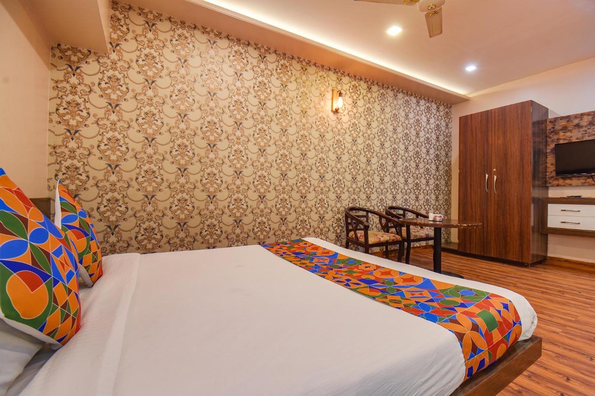 Fabexpress Glory - Nr Skywalk Bridge Hotell Pimpri-Chinchwad Eksteriør bilde