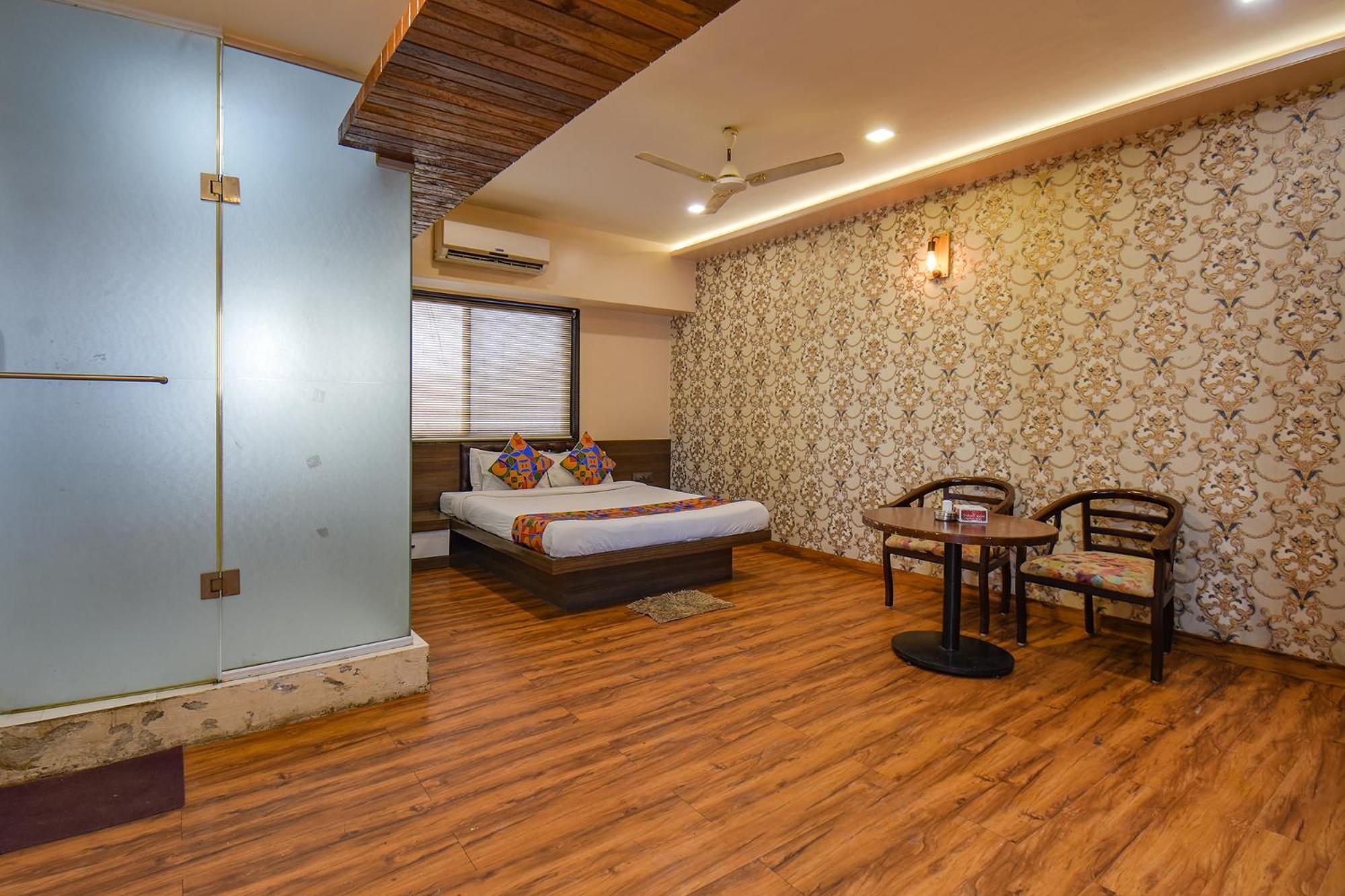 Fabexpress Glory - Nr Skywalk Bridge Hotell Pimpri-Chinchwad Eksteriør bilde